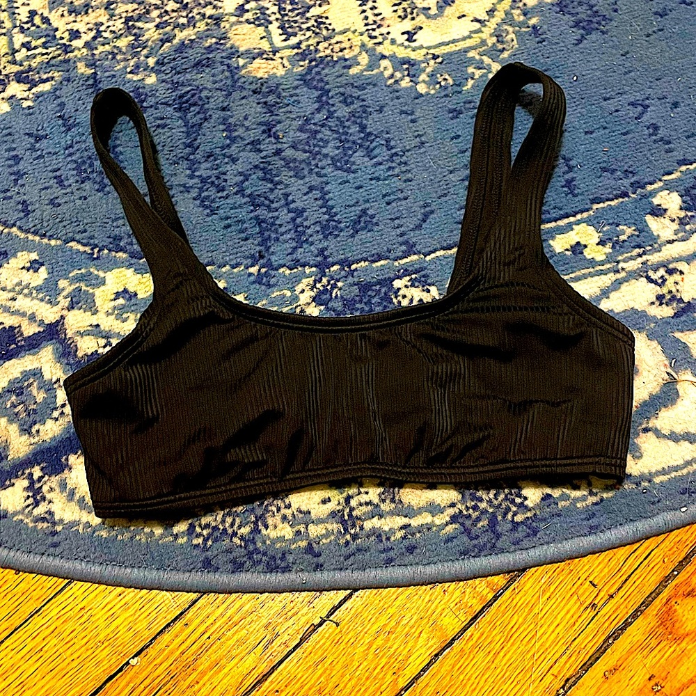 NWT Calvin Klein Ribbed Bikini Top